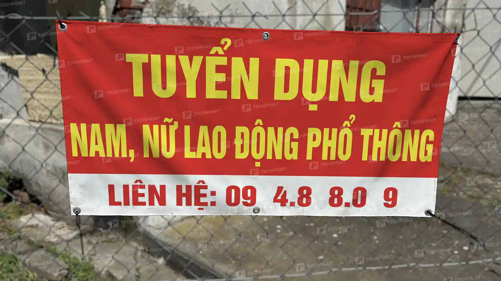 Mẫu in băng rôn tuyển dụng cơ bản